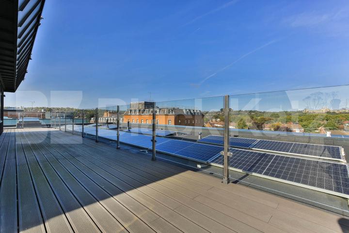 1,266 square foot Penthouse two bedroom and two bathrooms with a 180 degree view Tottenham Lane, Crouch End